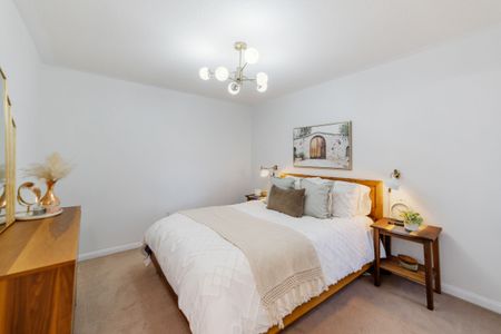 For Lease - 3113 Stornoway Circle, Oakville, Ontario - Photo 2