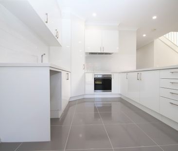 83 Rex Road - Photo 6