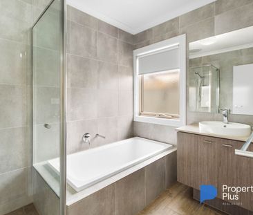 "Family Oasis" - Photo 5