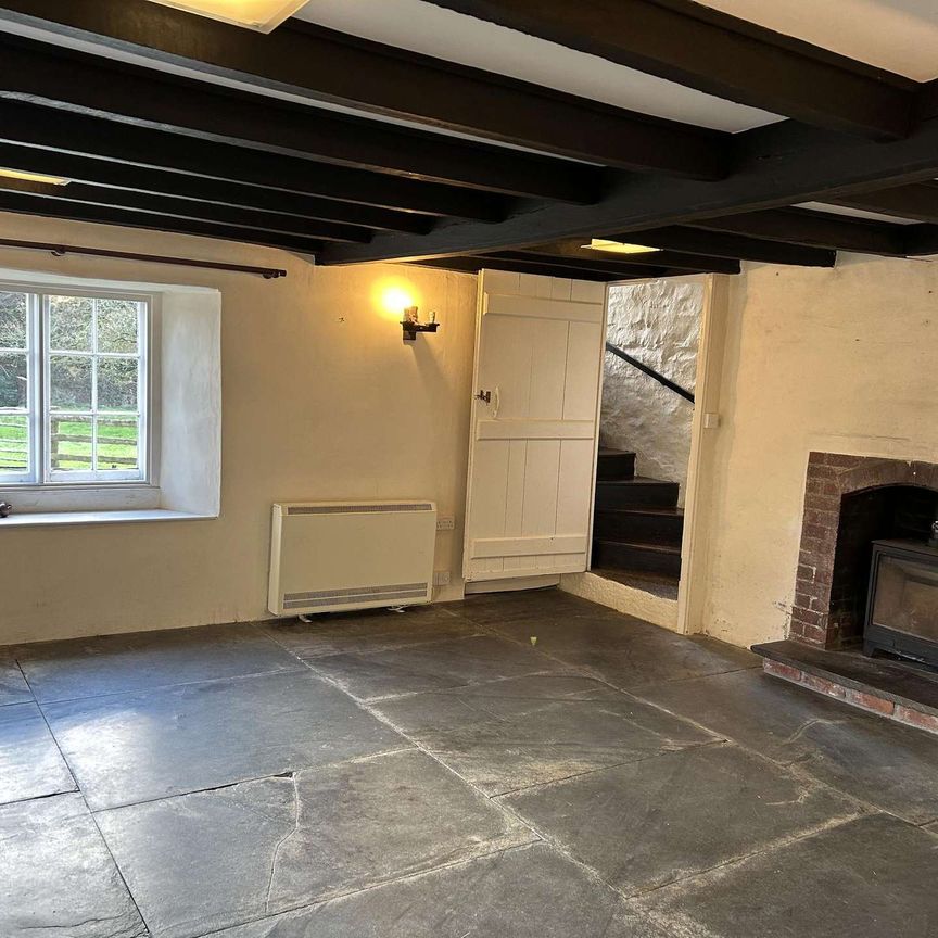 A character three bedroom Cottage in a peaceful location forming part of the Trebartha Estate to let on an Assured Shorthold Tenancy for an initial period of 12 - Photo 1