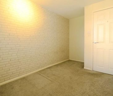 2 bedroom bungalow to rent - Photo 2