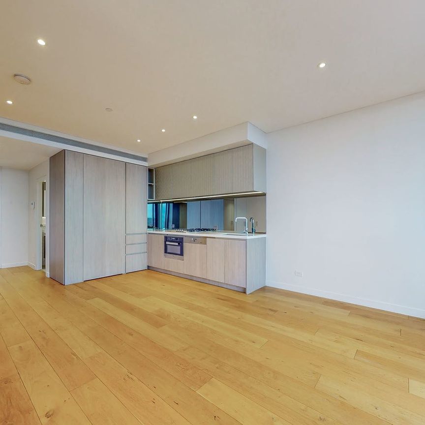 Lucent, North Sydney - Beautiful Two Bedroom Apartment With Scenic Water Views and Car-space - Photo 1