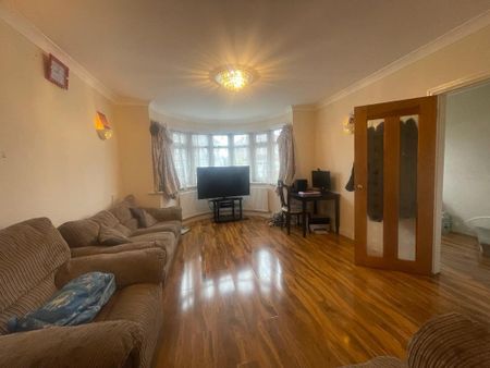 3 bedroom semi-detached house to rent - Photo 3