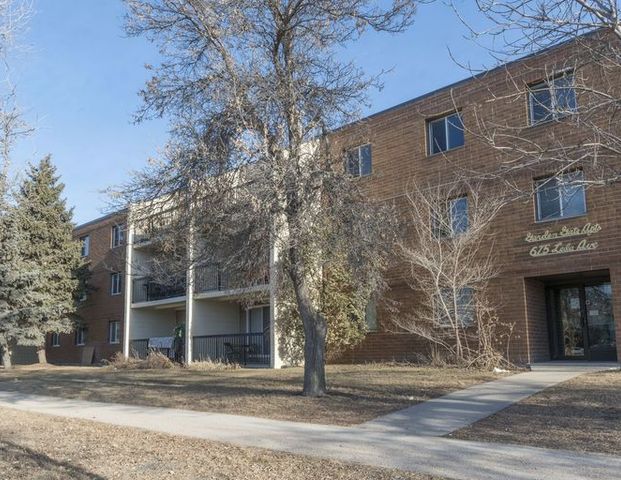 Garden Gate Apartments | 675 Leila Avenue, Winnipeg - Photo 1