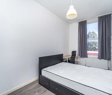 3 bedroom flat to rent - Photo 1