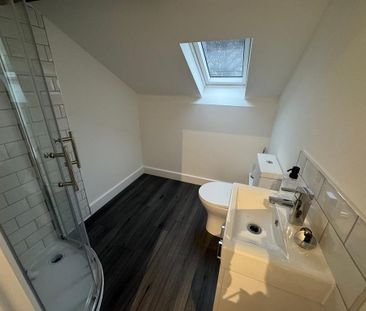 2 bedroom semi-detached house to rent - Photo 6