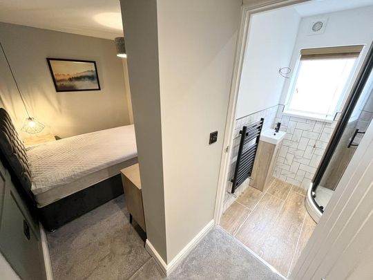 1 bedroom in a house share to rent - Photo 1