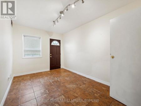 For Lease - 858 Sheppard Avenue Unit# 200, Toronto, Ontario - Photo 4
