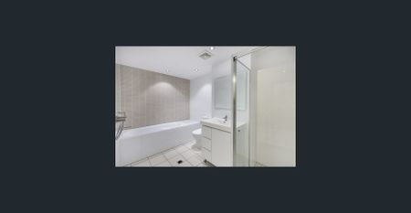 Split Level Modern 2 bedroom + Study - Photo 5