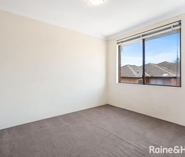 Spacious Two-Bedroom Townhouse in a Convenient Location - Photo 3