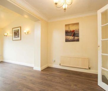 3 bedroom detached house to rent - Photo 2