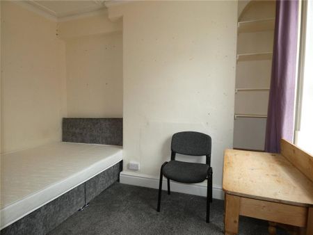 4 bedroom terraced house to rent - Photo 4