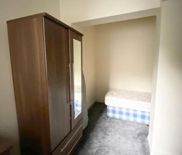3 bedroom flat to rent - Photo 5