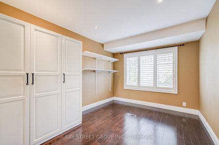 For Lease - 363 Lakeshore Road, Oakville, Ontario - Photo 3