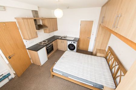 Flat 3, 66 Chapel Lane, Headingley, Leeds - Photo 2