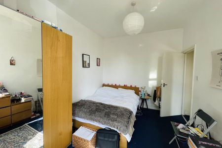 Tasman Road, LONDON - Photo 2