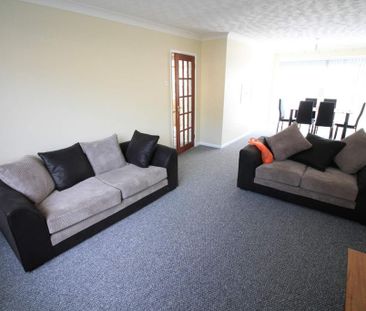 4 bedroom detached house to rent - Photo 1