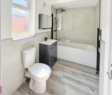 4 bedroom semi-detached house to rent - Photo 6