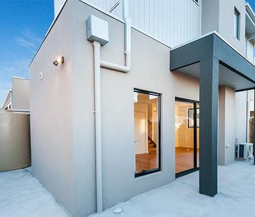 Extraordinary Living! - Photo 2
