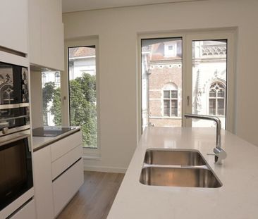 Appartement te huur in Kortrijk voor € 1.350 met 2 slaapkamers - Foto 1