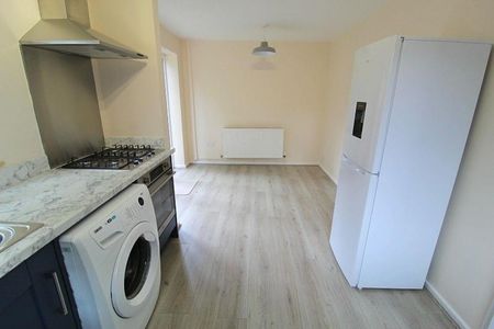 2 Bedroom Mews Available Arranging tenancy - Photo 5