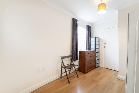 5 bedroom end of terrace house to rent - Photo 3