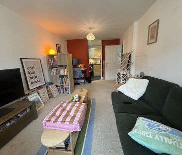 Coxhill Way, Aylesbury - Photo 3