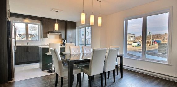 Appartement 4 1/2 + bureau - Lévis (St-David), 2ième étage, air clim, 2 stationnements, libre 1ier novembre 2025 - Photo 2