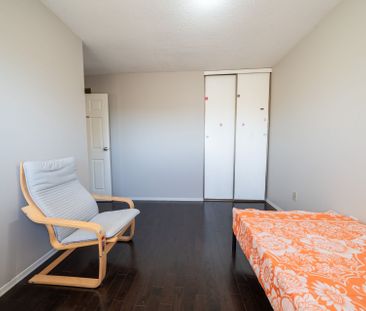 For Lease - 613 Galloway Crescent, Mississauga, Ontario - Photo 2