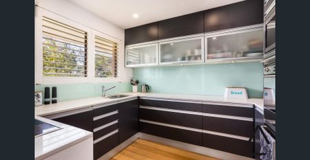 Unique Split Level Apartment with Outlook over Manly Golf Course - Photo 3