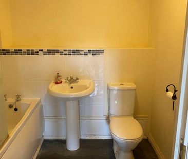 28 Ferguson Drive, Tipton, DY4 - Photo 2
