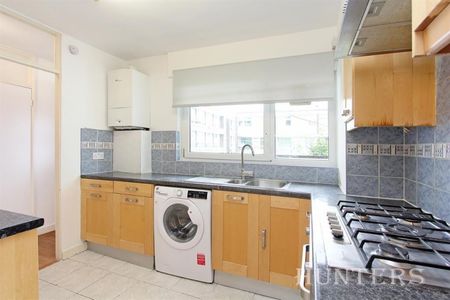 3 bedroom Flat To Let Total Size: 817 SQ FT - Photo 5