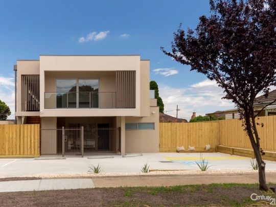 Studio Apartment Moments from Monash Uni - Water & Electricity Included - Photo 1