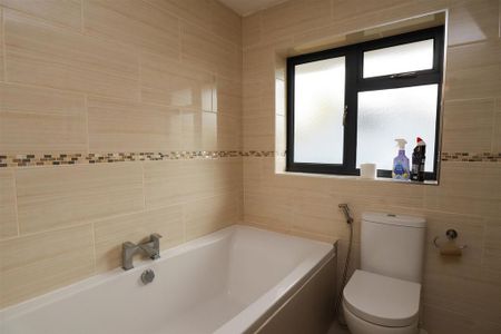 3 bedroom bungalow to rent - Photo 5