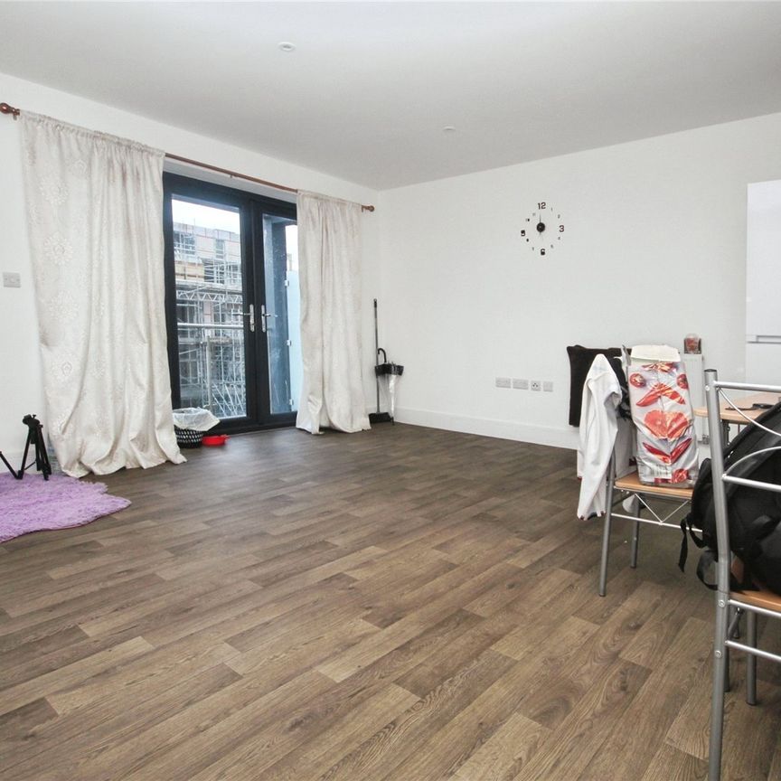 London Road, Thornton Heath, CR7 6AW - Photo 1