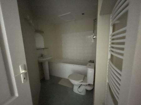 Location Appartement 2 pièces 34m² CONFOLENS 16500 - Photo 5