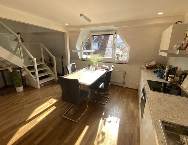 Rodenkirchen: Große Maisonette-Wohnung in direkter Rheinnähe - Foto 1