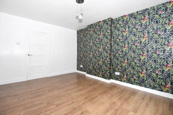 3 bedroom Bungalow To Let - Photo 1