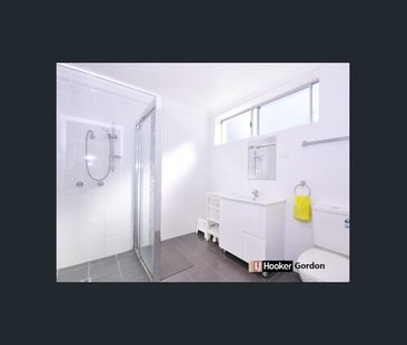 Walk to Trains, Spacious Home and Pets Friendly - Photo 5