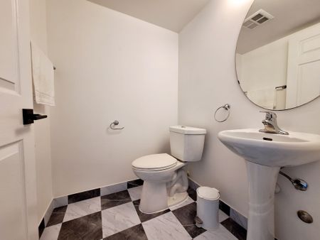 For Lease - 3 Ellesmere Street Unit# 622, Richmond Hill, Ontario - Photo 2