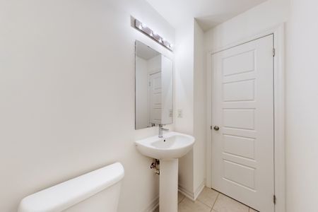 For Lease - 106 Bravo Lane, Newmarket, Ontario - Photo 4