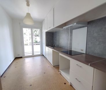 Appartement 3 pièces 84m2 MARSEILLE 10EME 851 euros - Photo 1