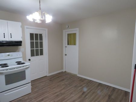 For Lease - 564 Lakeview Road Unit# B, Fort Erie, Ontario - Photo 4