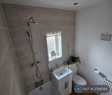 3 bedroom end of terrace house to rent - Photo 6