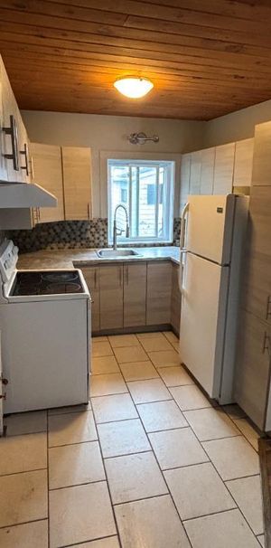 3 1/2 Rénové à St-Jérôme avec balcon - Électros et stationnement inclus - Photo 1