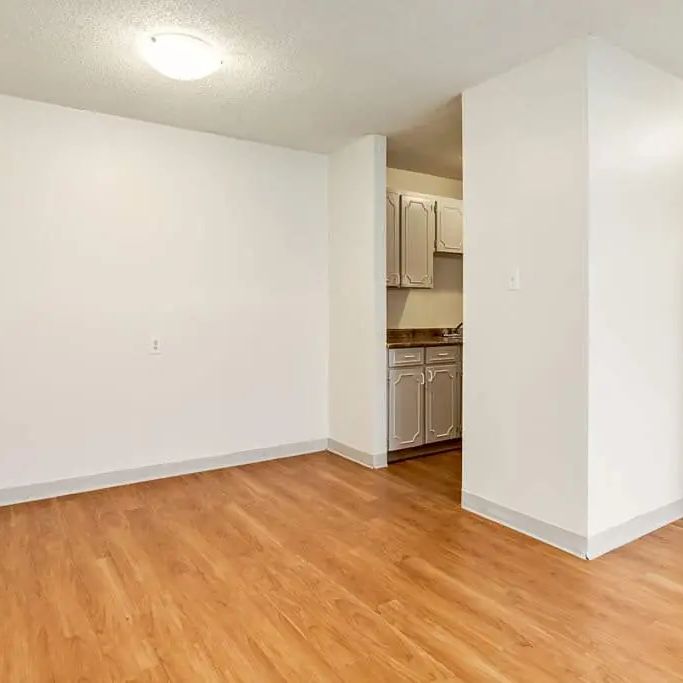 - 1 Bedroom at Sutherland Manor - Photo 1