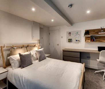 1 bedroom in a house share to rent - Photo 2