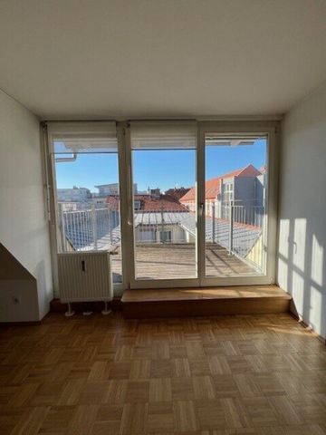 Schöne 3-Zimmer Maisonettewohnung im DG mit Terrasse in zentraler Lage - Foto 3