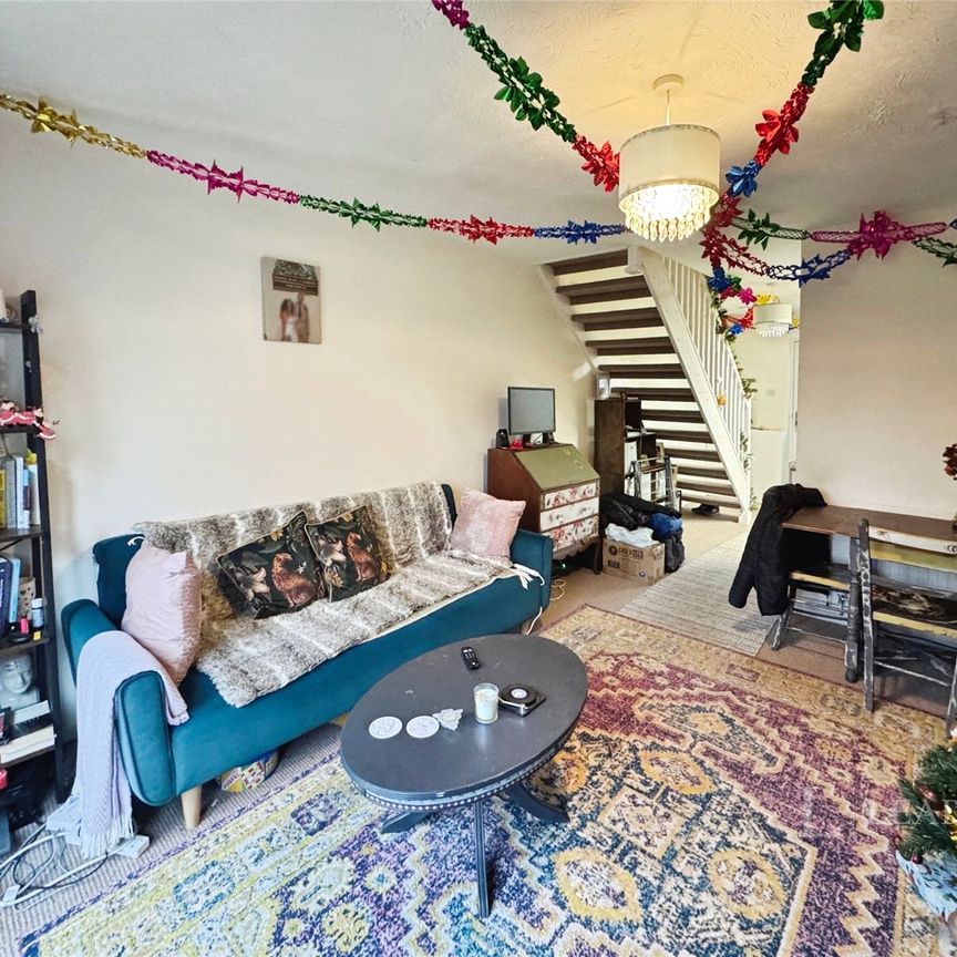 2 bedroom house to rent Amethyst Grove, Waterlooville, Hampshire, PO7 - Photo 1