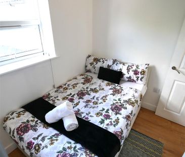 Flat 5, Woodside, Bournemouth BH1 - Photo 5